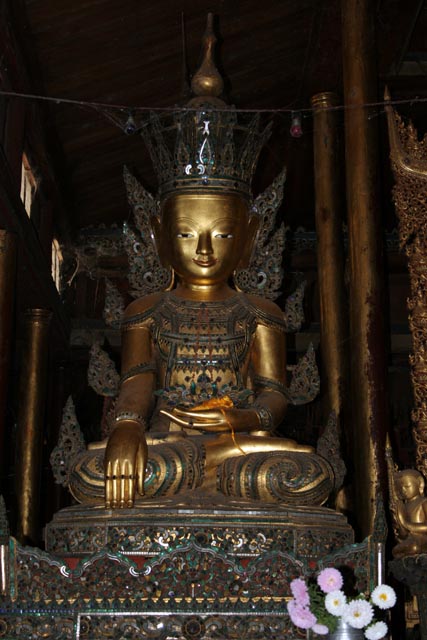 Nga Hpe Chaung (jumping cat) monastery, Inle Lake. Myanmar (Burma).