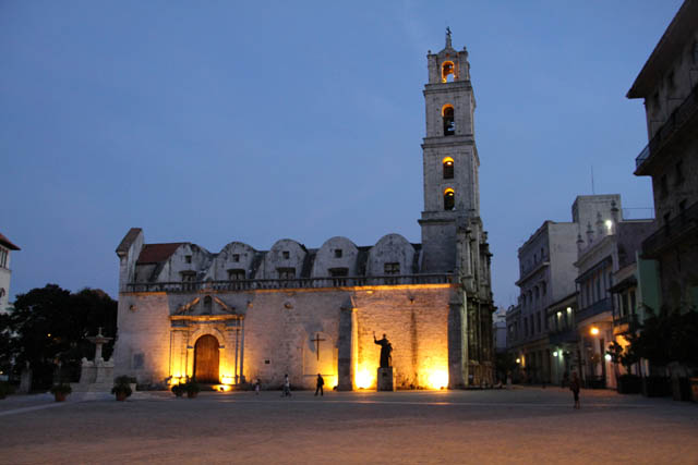 Plaza de San Francisco de Asis, old Havana (Habana Vieja). Cuba.